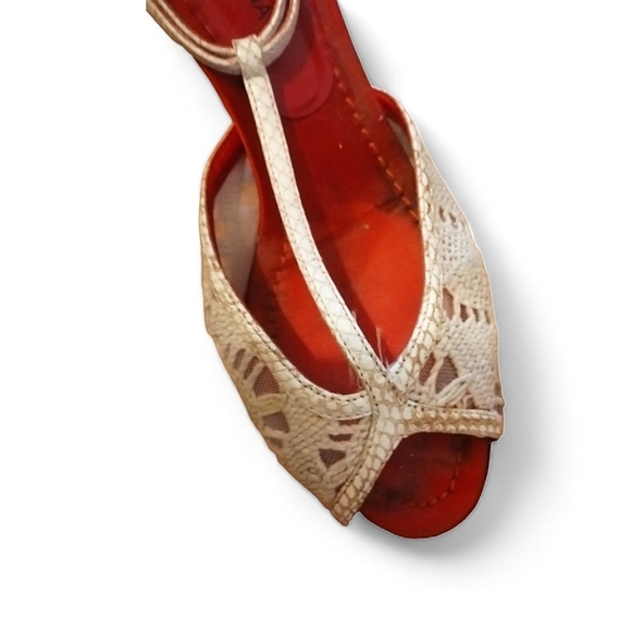 DOLCE & GABBANA Snakeskin Mesh Off-White and Red T-Strap Sandal Heels - Picture 5 of 7